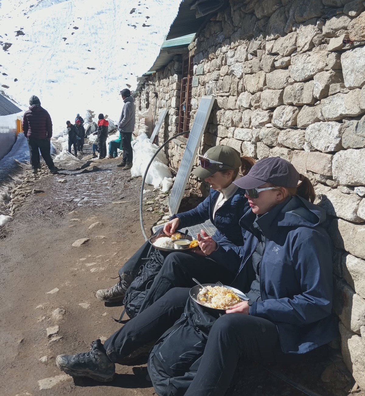 2 Trekkers Enjoying meals enroute
